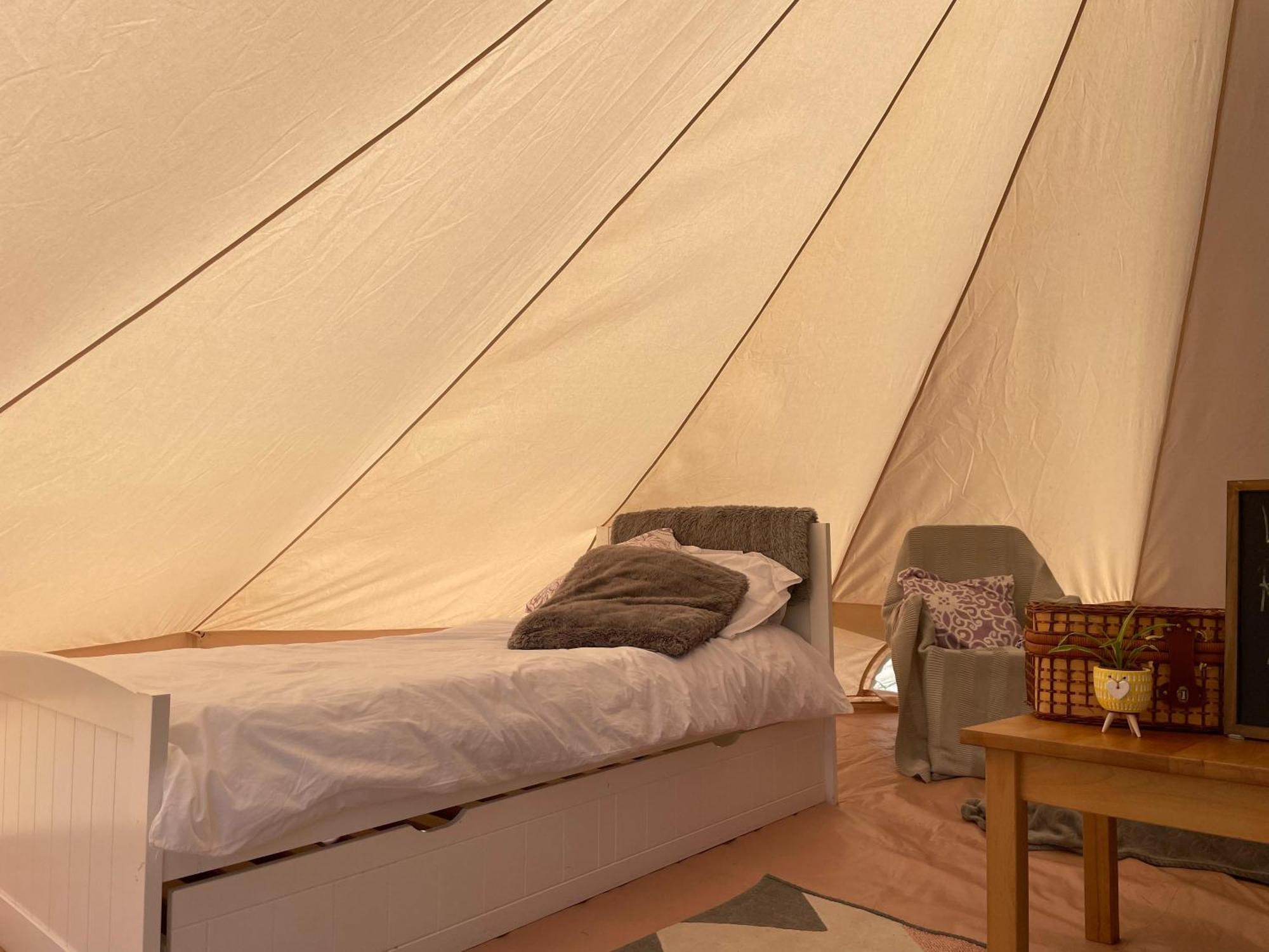 Trevena Cross Glamping & Camping Гелстон Екстер'єр фото